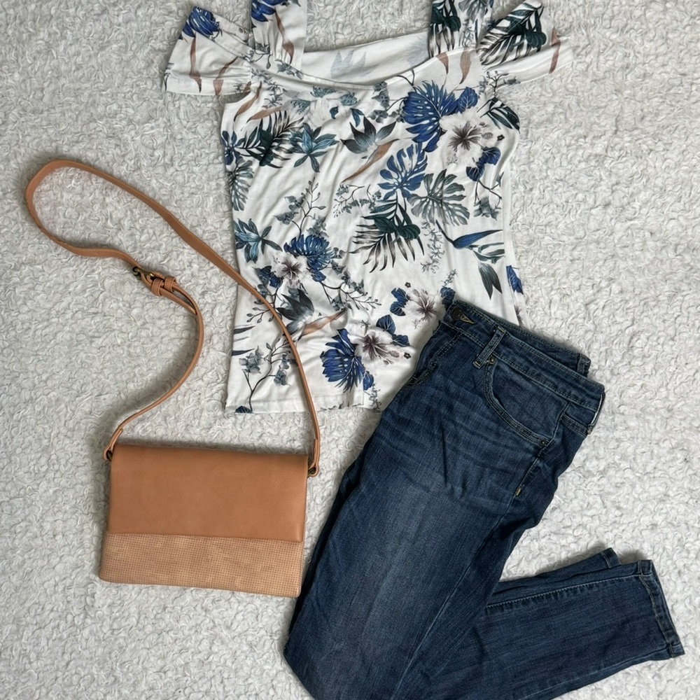 Blingfit Women’s Off The Shoulder/Cold Shoulder Hawaiian Style Blouse *TOP ONLY*